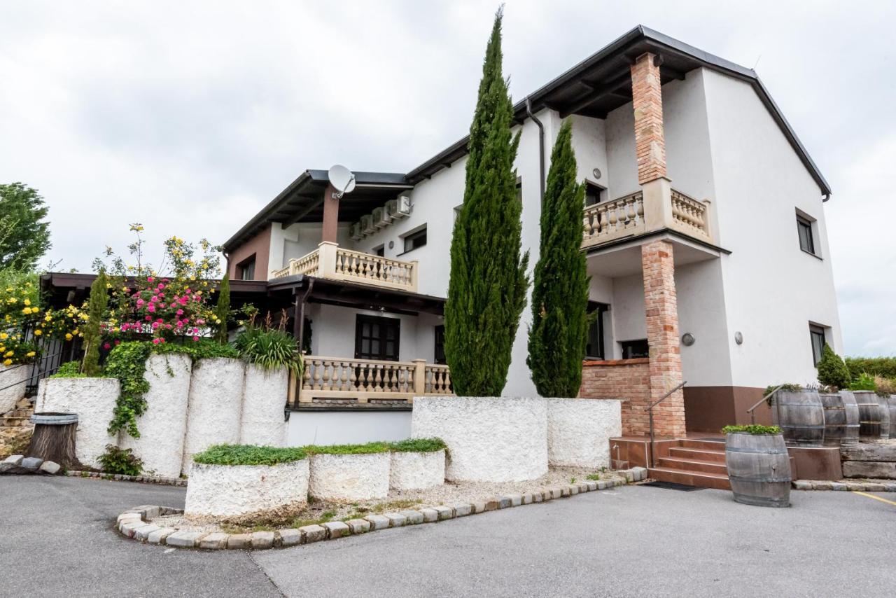 Gaestehaus Moser Mönchhof Exterior foto